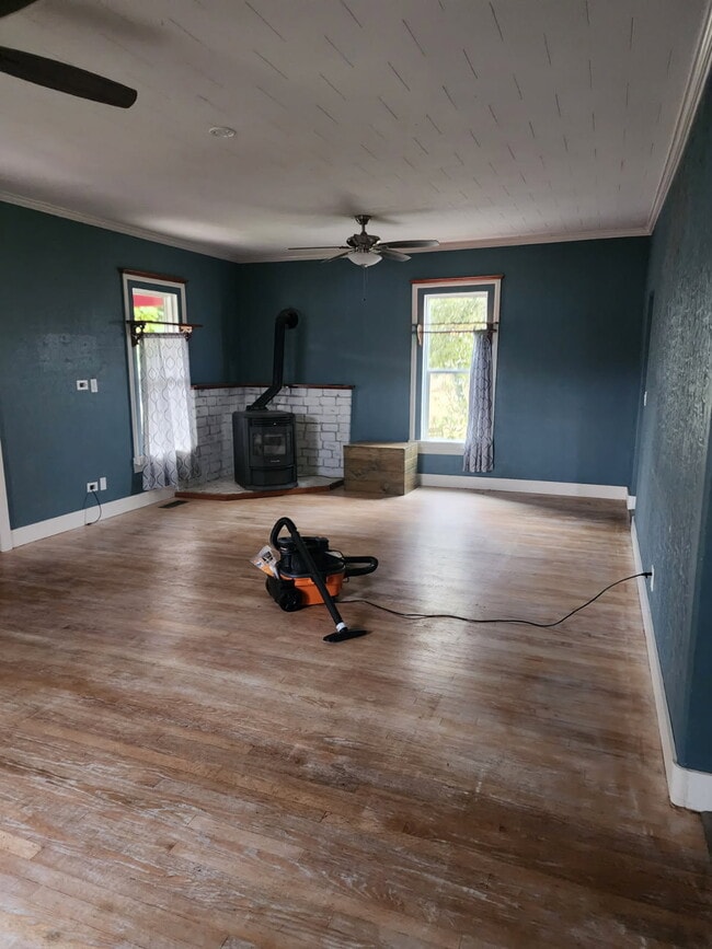 Building Photo - 1609 NE Waterfront St