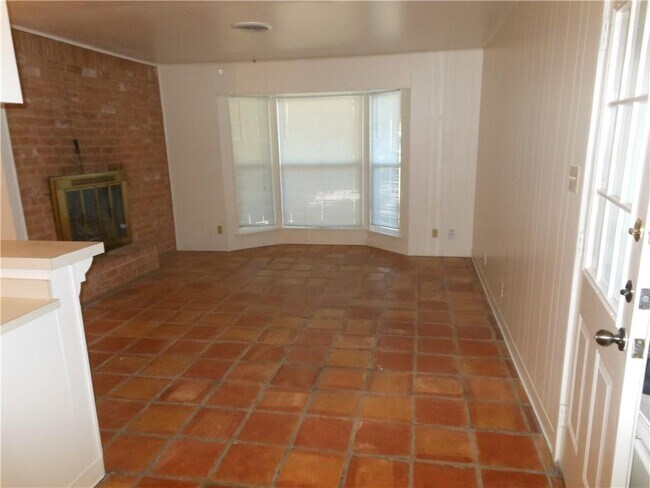 Building Photo - 2308 Barton Skyway