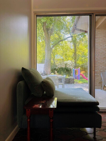 Building Photo - 550 Valewood Ln