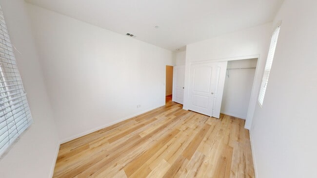 Building Photo - Available Now: Cozy 4 Bedroom 2.5 Bath Hom...