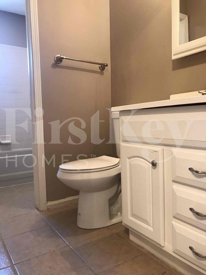 Building Photo - 4447 Caledonia Way