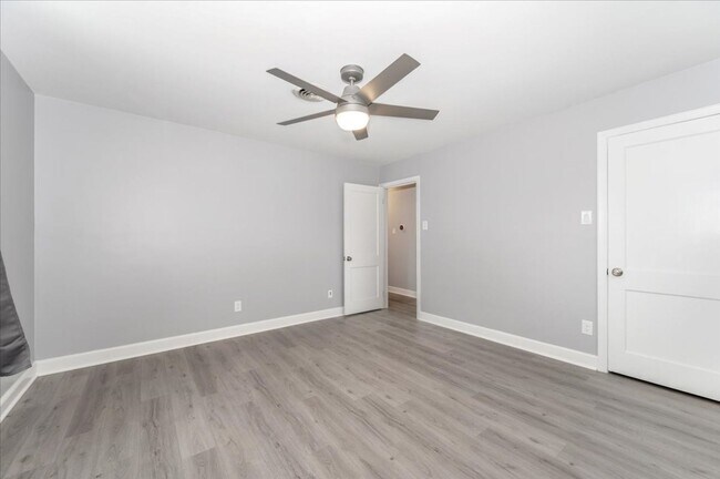 Building Photo - 116-118 Linden Avenue