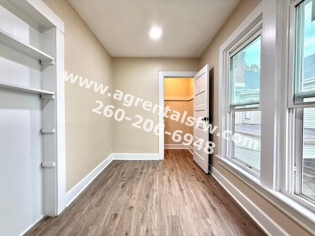 Building Photo - 1829 Broadway