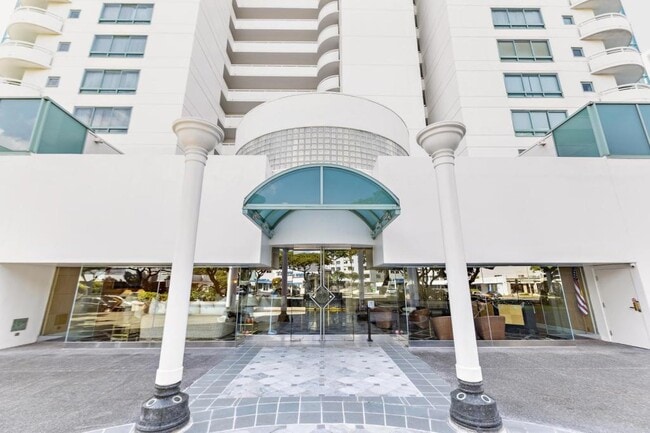 Building Photo - 1341 Kapiolani Blvd