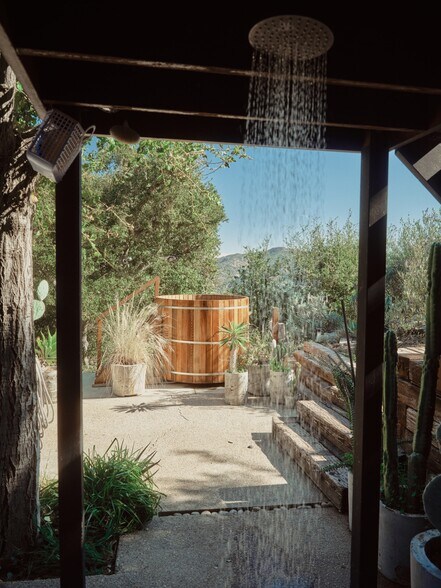 and outdoor shower - 21960 Cereza Way