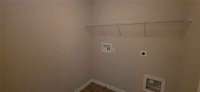 Building Photo - 3425 Fernview Dr