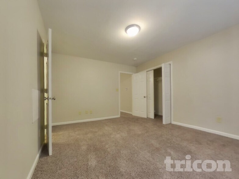 Building Photo - 5839 Emmert Way
