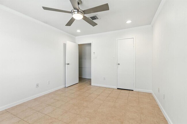 Building Photo - 8801 Hammerly Blvd