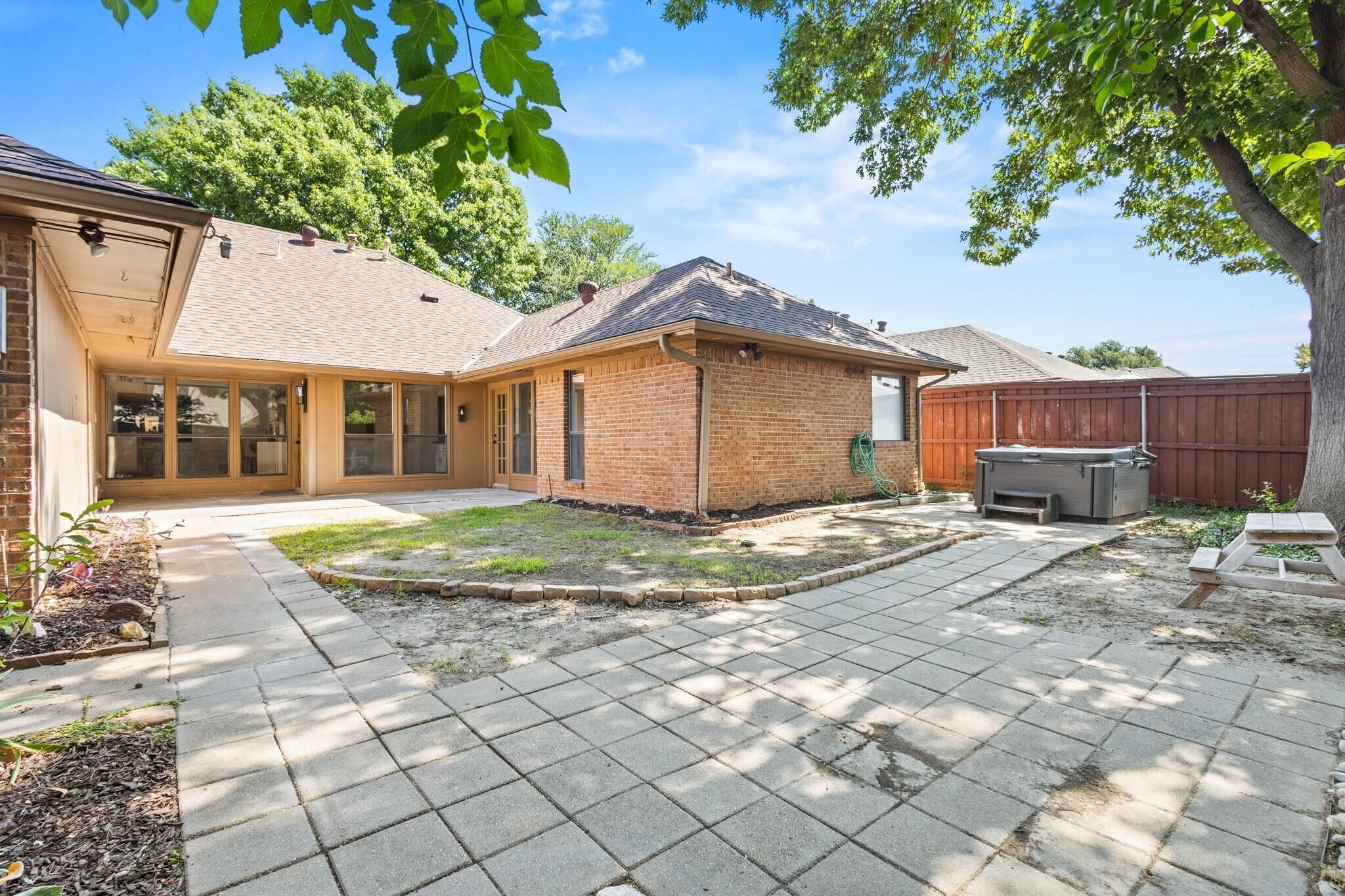 Building Photo - 3948 Camino Dr
