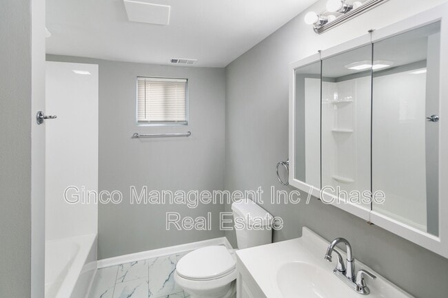 Building Photo - 9305 S Homan Ave