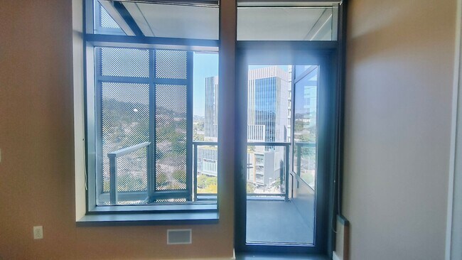 Building Photo - The "Ultimate Value" 13th Floor Luxury at The John Ross: Panoramic Views, 2 Parking Spots & Utili...