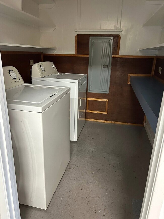 Building Photo - 5662 LA-1