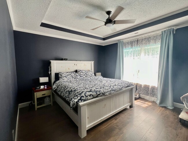 Building Photo - 4BD/2.5BA Gorgeous Home with Fence Backyar...
