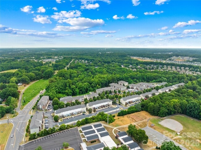 Building Photo - 118 Steam Engine Dr