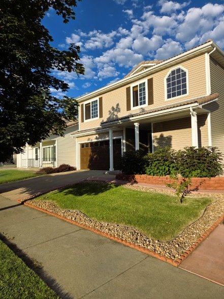 Building Photo - 5263 Bahama St