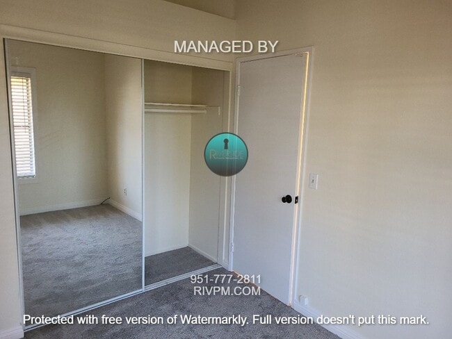 Building Photo - Beautiful home with great curb appeal!