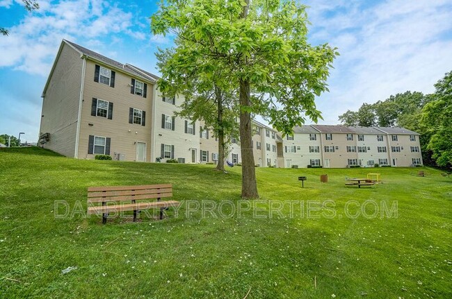 Building Photo - 1115 N Byrne Rd