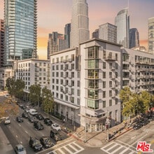 Building Photo - 645 W 9th St