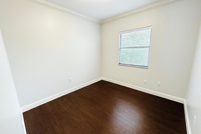 Building Photo - 2768 Shaughnessy Dr