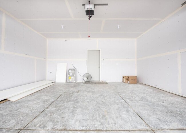 Building Photo - 11525 37th Ave SE