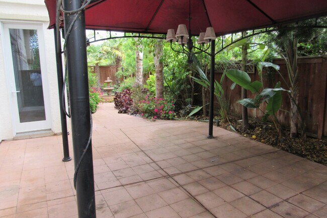 Building Photo - Gorgeous 5 Bed/4.5 Bath with Office in Perfect San Ramon Location