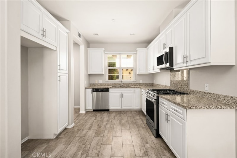 Building Photo - 544 S Casita St