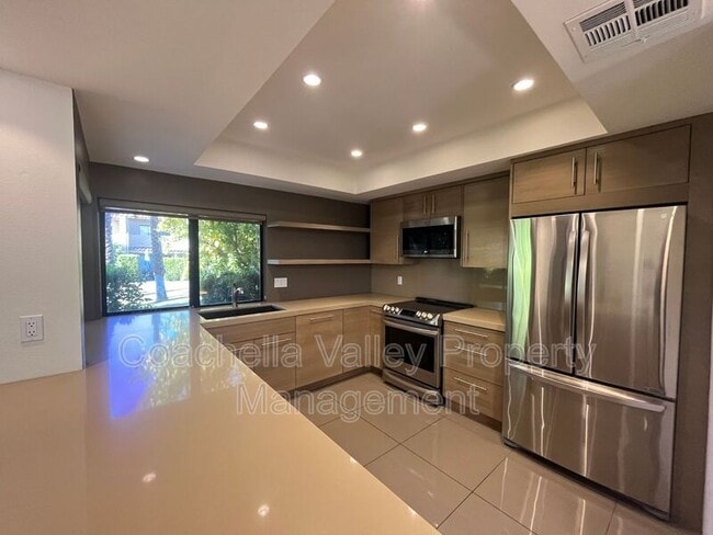 Building Photo - 287 S Civic Dr