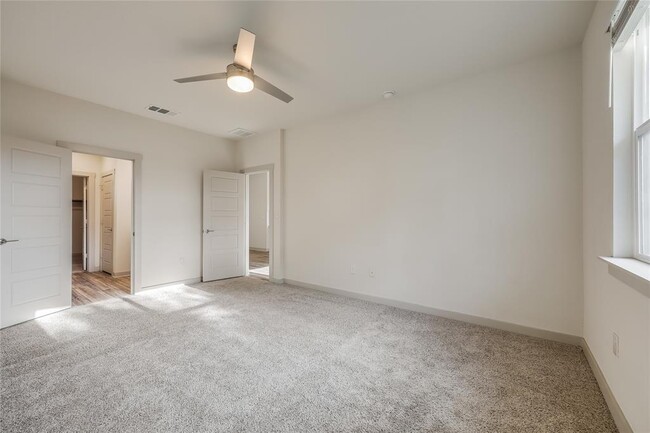 Building Photo - 153 Filifera Ct