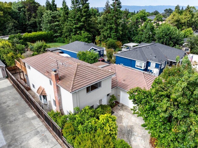Building Photo - 1486 Richards Ave