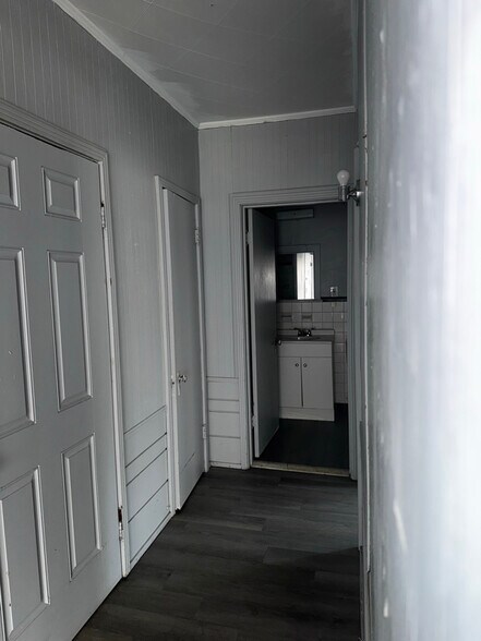 Building Photo - 1211 Starr Ave