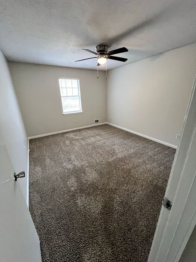 Building Photo - 3143 Dove Ct SW