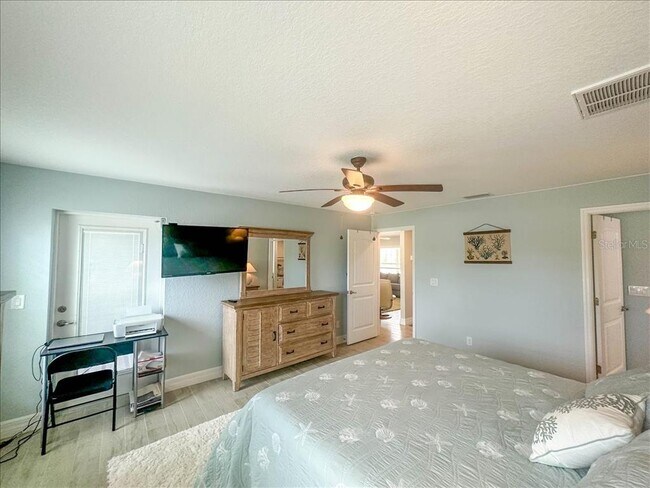 Building Photo - 11707 Willmington Blvd