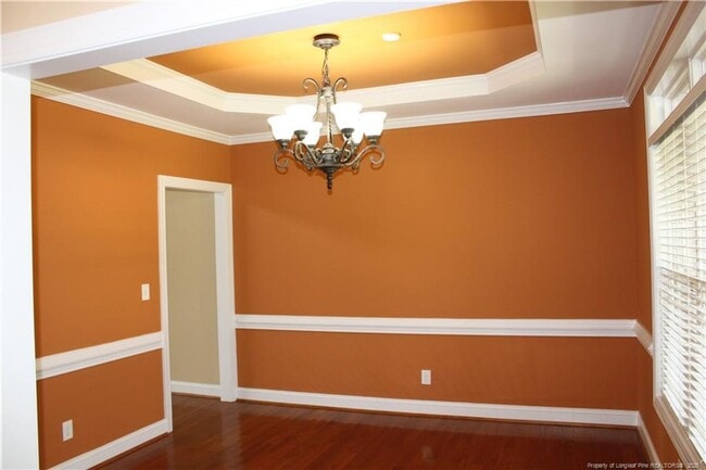 Building Photo - Call/text 9108861306 for Showing