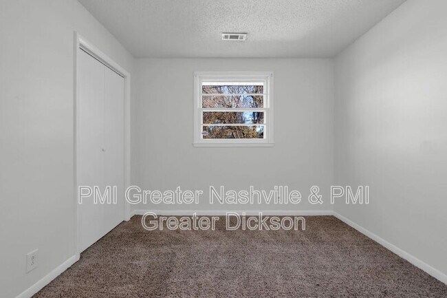 Building Photo - 385 Bonnavale Dr