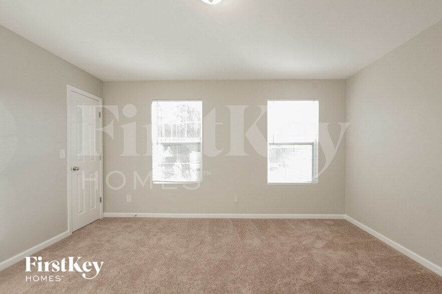 Building Photo - 707 Rook Rd