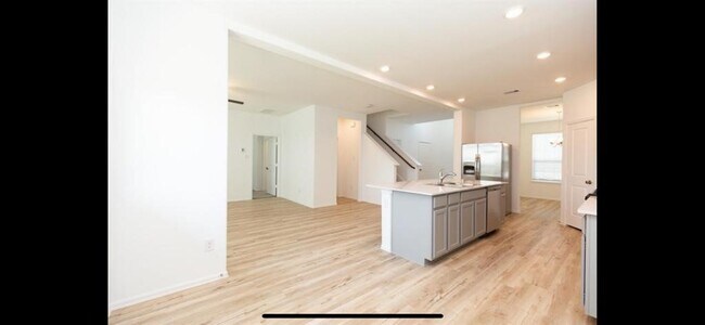Building Photo - 19044 Pinewood Grove Trl