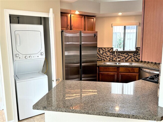 Building Photo - 5032 Dorado Dr