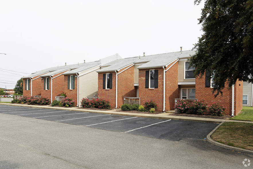 Apartment and Townhome Styles Available - Cedarfield at Churchland Apartments