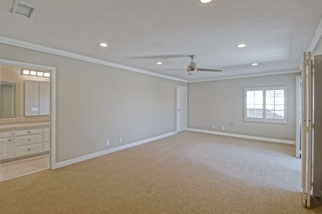 Building Photo - REMODELED, BRIGHT & AIRY, 4BR3BA HOME W/ G...