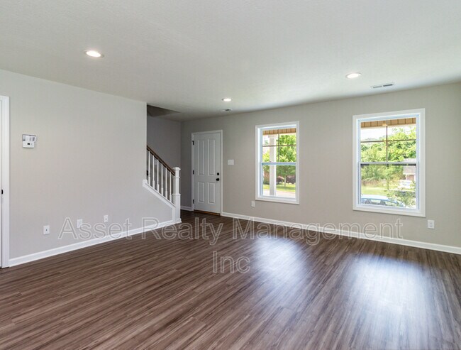 Building Photo - 628 Drakewood Rd