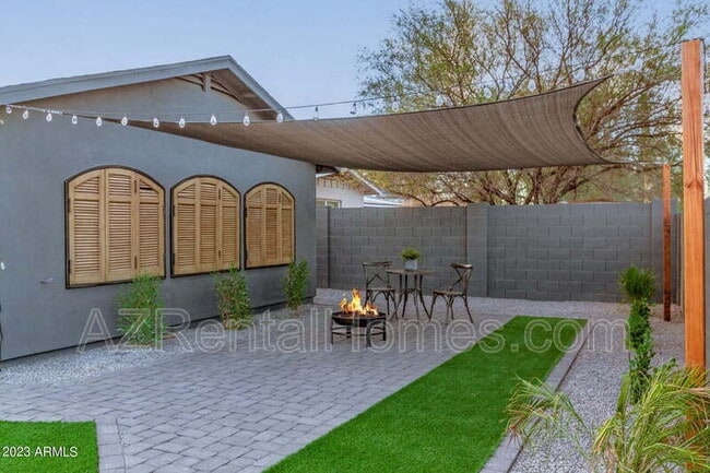 Building Photo - 3005 N 81st Pl