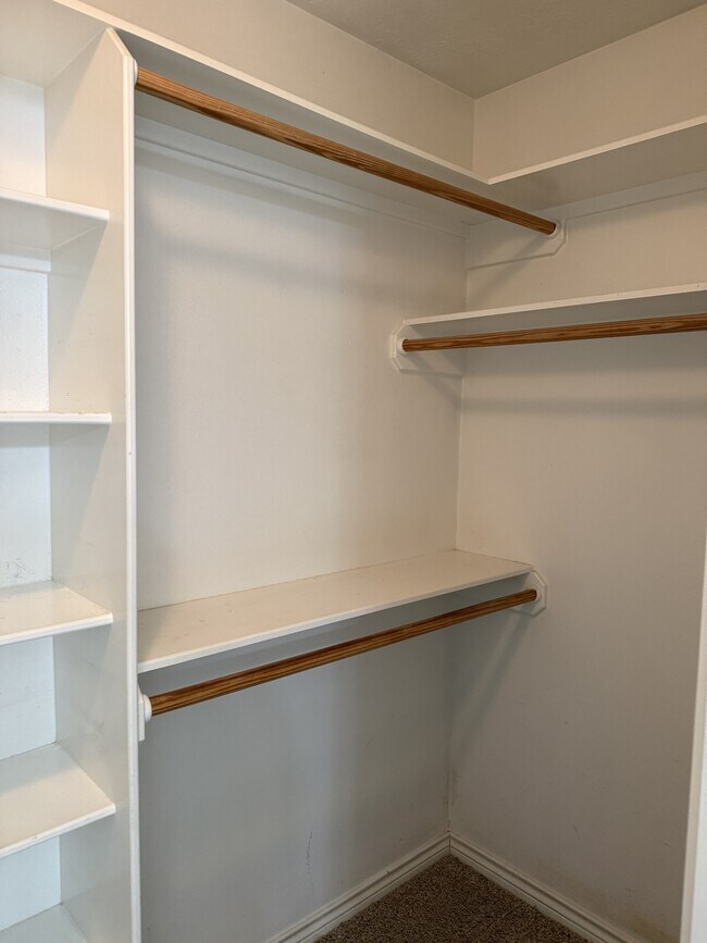 Building Photo - 223 Karten Ln