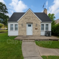 Building Photo - 1366 Duxberry Ave