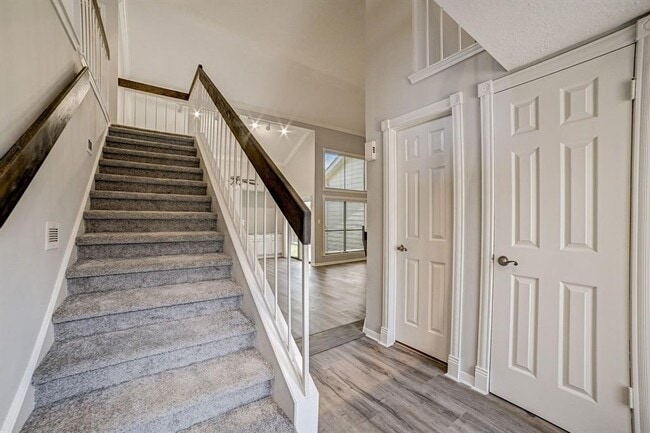 Building Photo - 3310 Meadway Dr