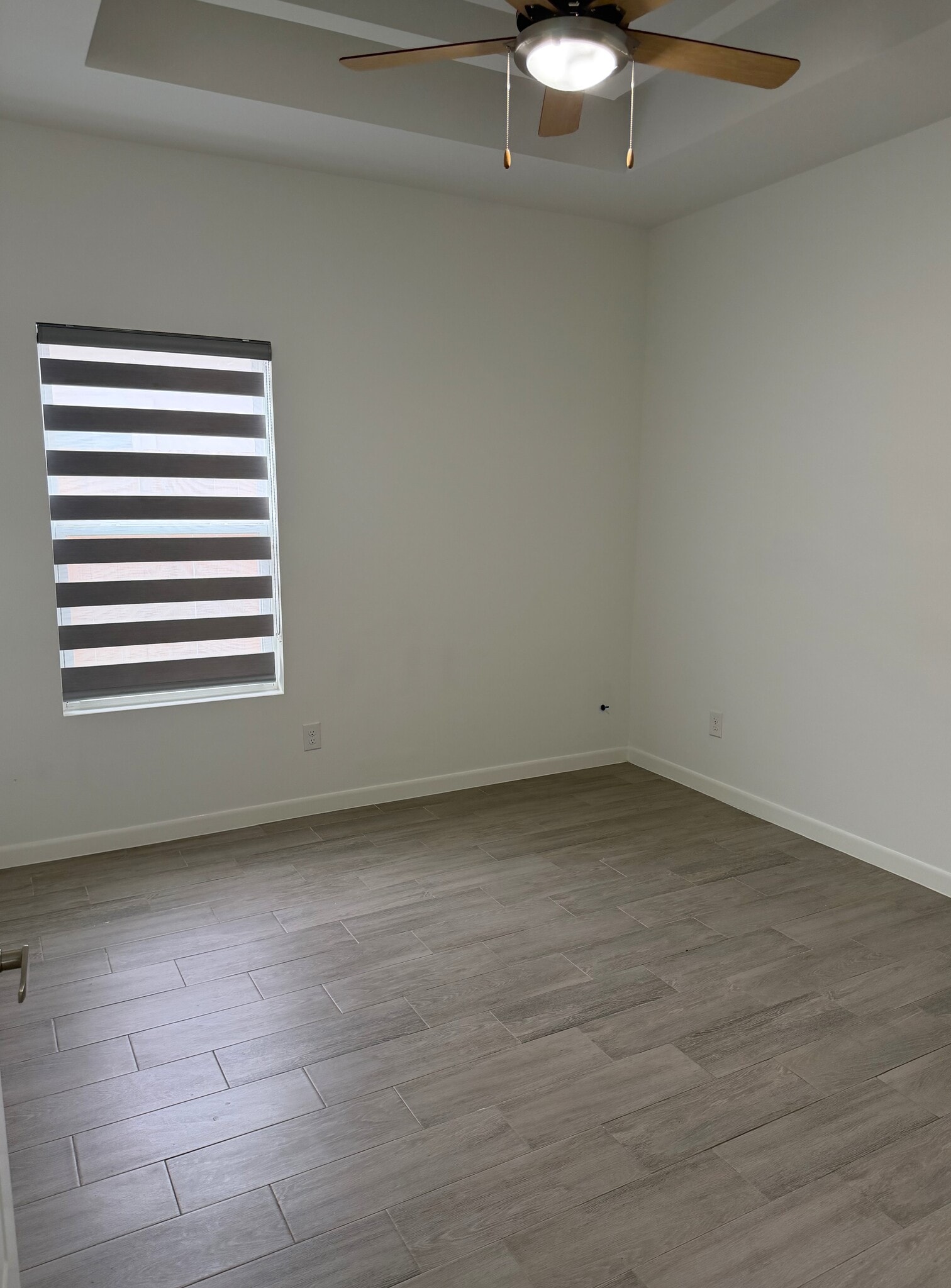 Building Photo - 220 W Campeche Ave