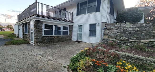 Primary Photo - 96 Stanavage Rd