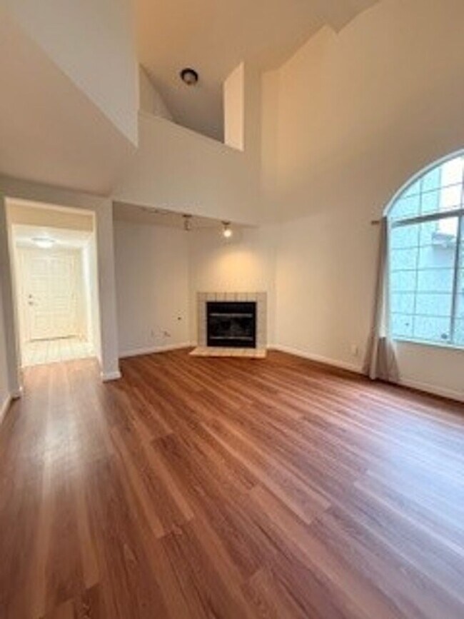 Building Photo - New Bedford Village