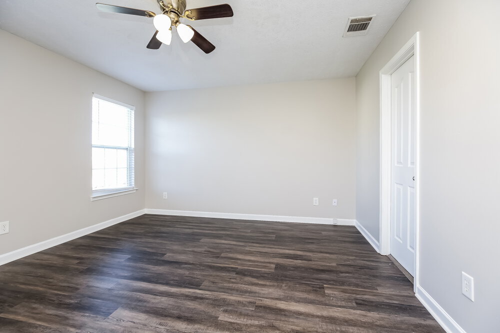 Building Photo - 172 Lyndhurst Dr