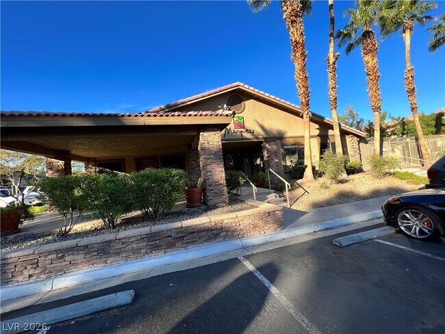 Building Photo - 7300 W Pirates Cove Rd