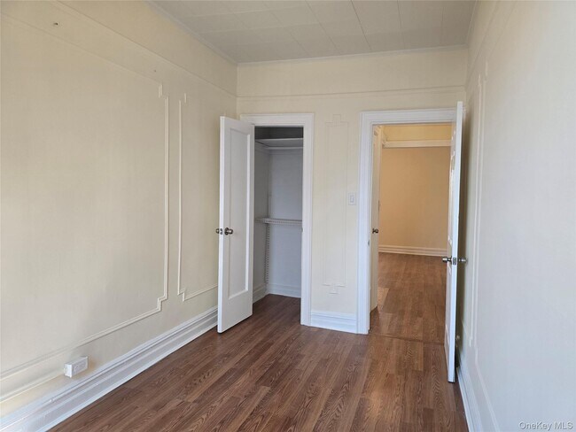 Building Photo - 78-10 32nd Ave